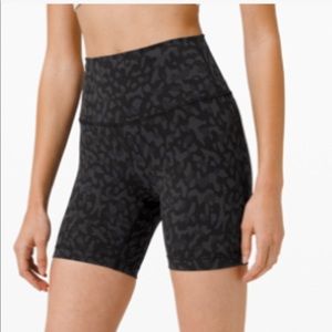 Wunder train high-rise short 6”